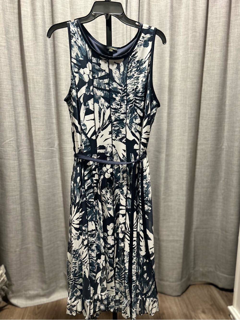 Sleeveless Navy and White Floral-Print Midi Dress with Self-Tie Belt